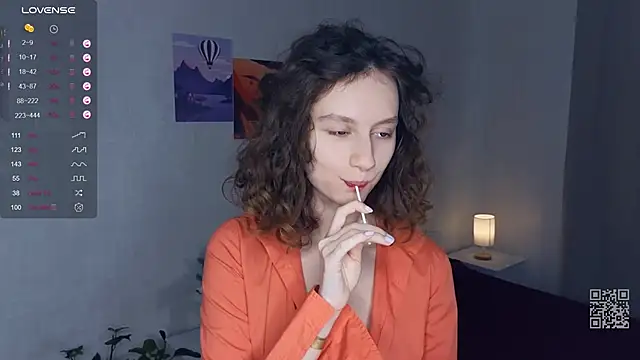 Leya Curly online show from 3, 3, 2025