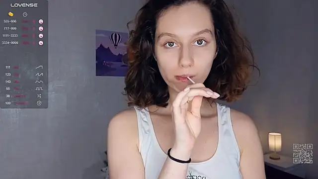 Leya Curly online show from 2, 3, 2025