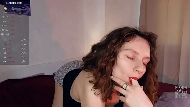 Leya Curly online show from 27, 2, 2025