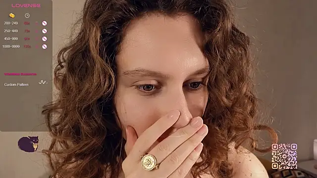 Leya Curly online show from 14, 9, 2025