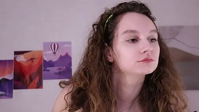 Leya Curly online show from 27, 5, 2026