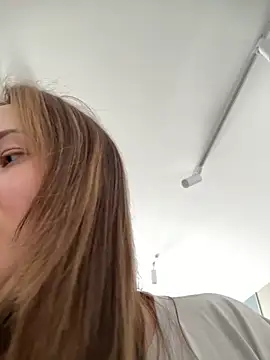 Kiss My Body online show from 20, 5, 2026