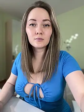 Kiss My Body online show from 3, 3, 2025