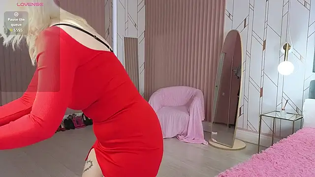 Snapshot of Eva__Summer chatting on 13, 10, 2025 Eva Summer online show from 13, 10, 2025