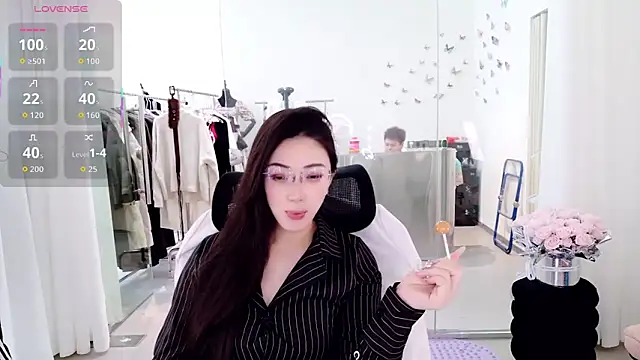 miaomiao-777 online show from 10, 4, 2026