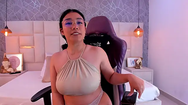 Tamara palacios online show from 5, 3, 2025