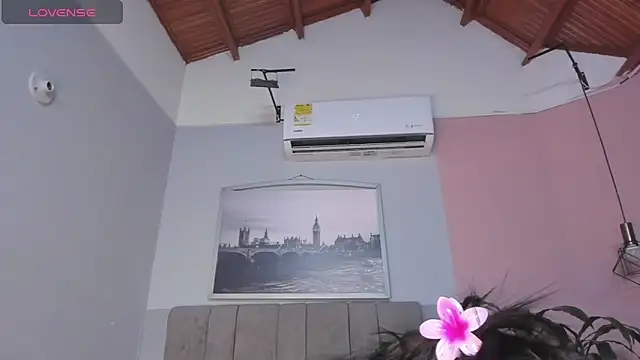 janna lopez  online show from 19, 11, 2025