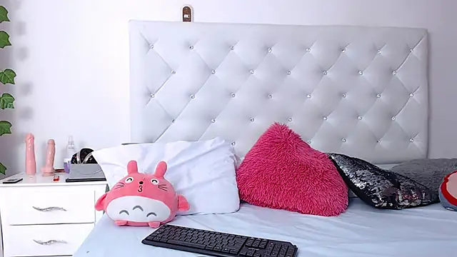 littleslut1 online show from 21, 3, 2025