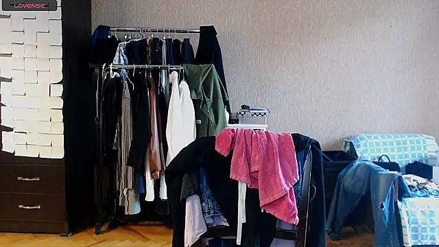  Roselina  online show from 4, 4, 2026