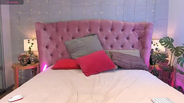 via mayer  online show from 18, 3, 2025