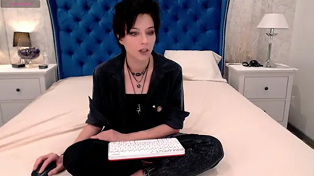 via mayer  online show from 18, 10, 2025