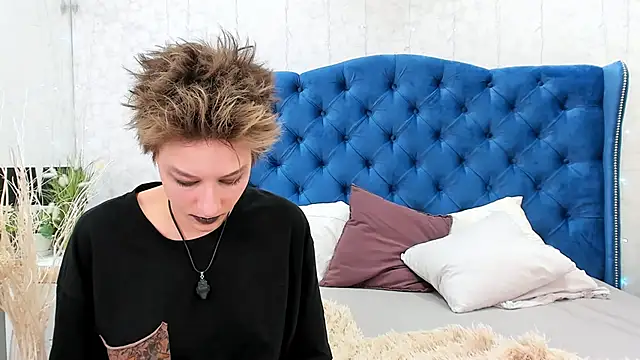 via mayer  online show from 14, 3, 2025