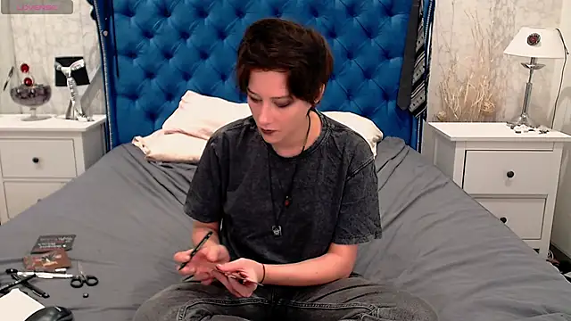 via mayer  online show from 19, 12, 2025