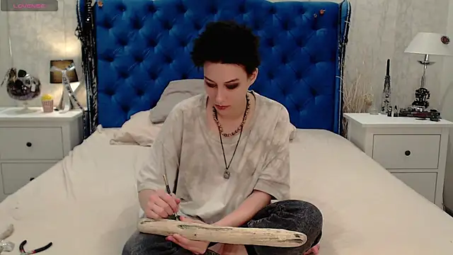 via mayer  online show from 16, 4, 2026