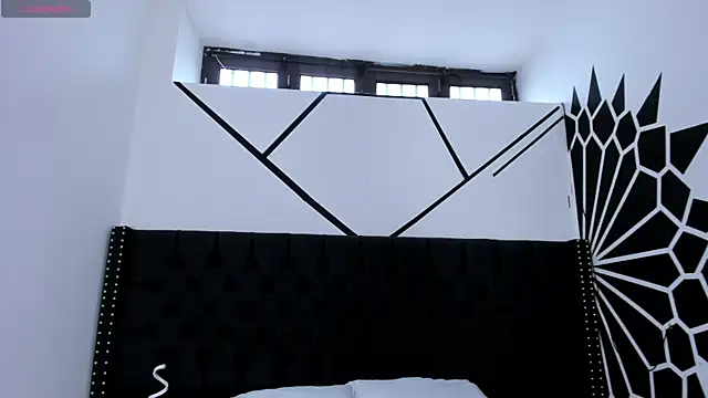 EthaanCox online show from 17, 9, 2025