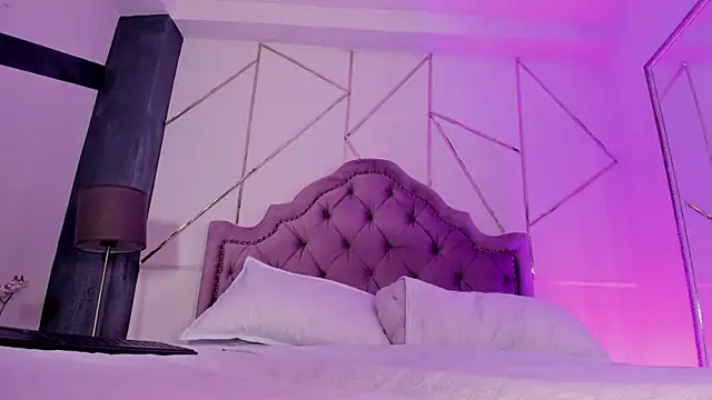 EthaanCox online show from 9, 3, 2025