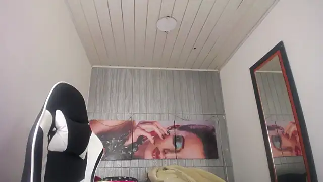 Miss sparkle00 online show from 8, 11, 2025