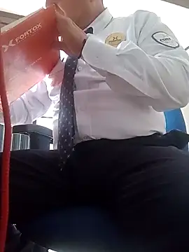 Snapshot of Jinenez chatting on 15, 11, 2025 Jinenez online show from 15, 11, 2025