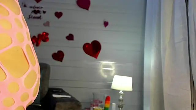 MARIAM COLINS online show from 4, 3, 2025