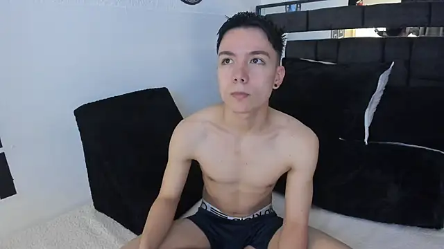 Snapshot of alanblack1 chatting on 22, 10, 2025 alanblack1 online show from 22, 10, 2025