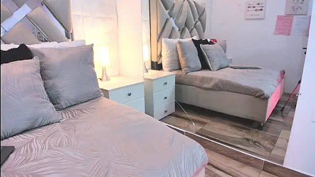 raquell moore online show from 2, 4, 2026