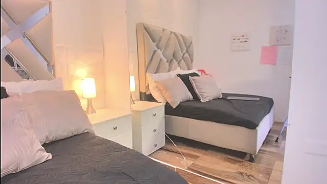 raquell moore online show from 25, 3, 2026