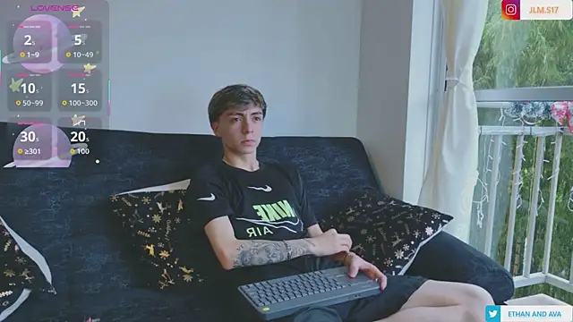 ethan and ava online show from 19, 12, 2025