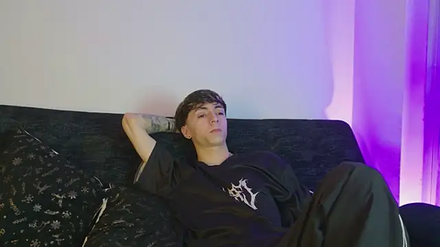 Snapshot of ethan_and_ava chatting on 20, 2, 2026 ethan and ava online show from 20, 2, 2026