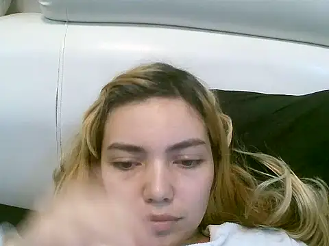 Snapshot of VittoriaTaylor chatting on 17, 10, 2025 VittoriaTaylor online show from 17, 10, 2025