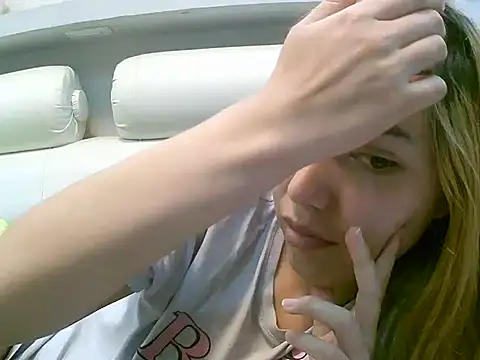 Snapshot of VittoriaTaylor chatting on 12, 10, 2025 VittoriaTaylor online show from 12, 10, 2025