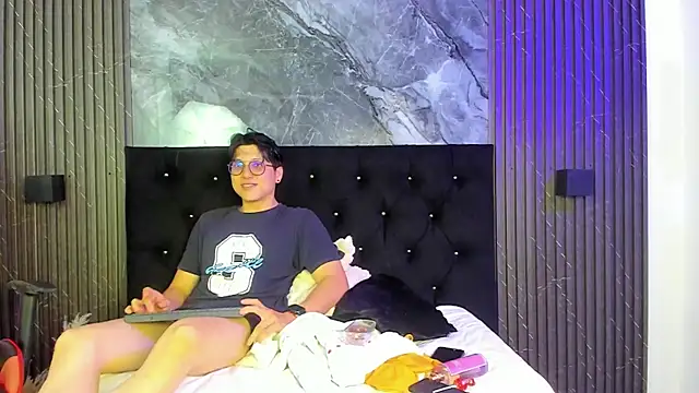 vanilla hot online show from 3, 3, 2025