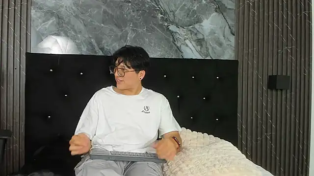 vanilla hot online show from 5, 3, 2025