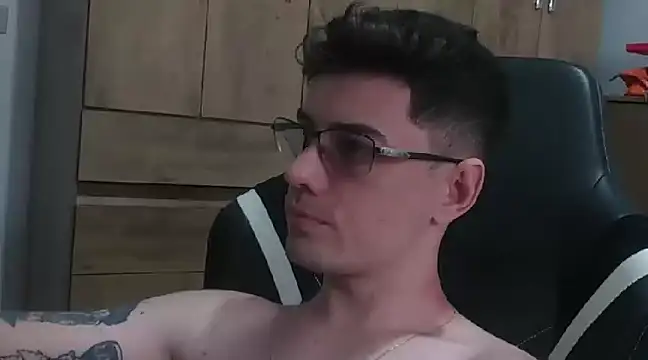 Snapshot of Dyllan__ chatting on 25, 1, 2025 Dyllan online show from 25, 1, 2025