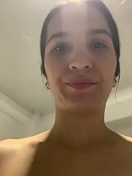 Bella still online show from 1, 12, 2025