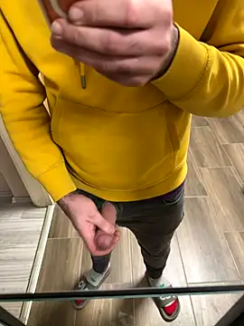 Snapshot of Klaus298 chatting on 19, 12, 2025 Klaus298 online show from 19, 12, 2025