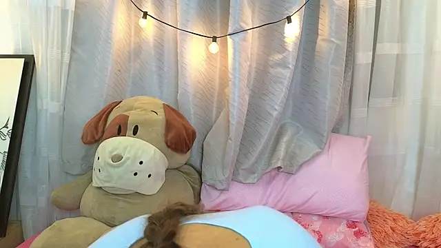 Snapshot of SERAFINA_ chatting on 27, 10, 2025 SERAFINA online show from 27, 10, 2025