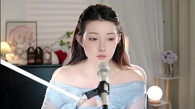 Snapshot of Dou-Dou-er chatting on 18, 10, 2025 Dou-Dou-er online show from 18, 10, 2025