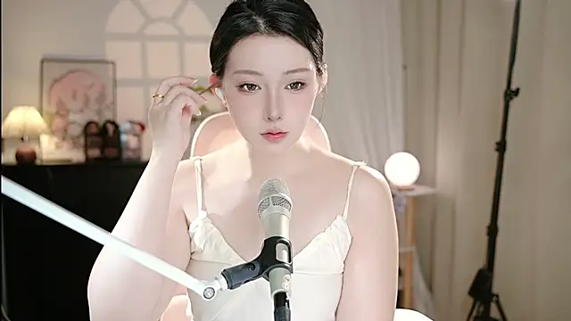 Snapshot of Dou-Dou-er chatting on 30, 9, 2025 Dou-Dou-er online show from 30, 9, 2025