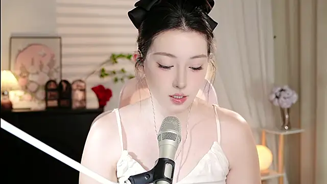 Snapshot of Dou-Dou-er chatting on 16, 10, 2025 Dou-Dou-er online show from 16, 10, 2025