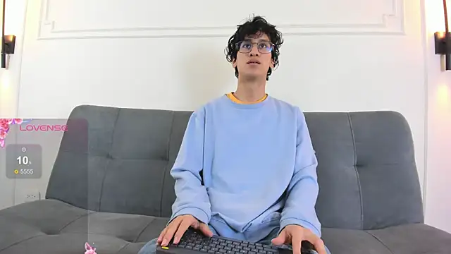 Snapshot of Cum_hunters chatting on 2, 7, 2026 Cum hunters online show from 2, 7, 2026
