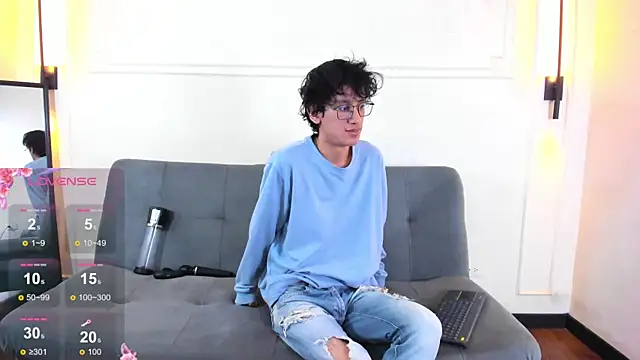 Snapshot of Cum_hunters chatting on 10, 7, 2026 Cum hunters online show from 10, 7, 2026