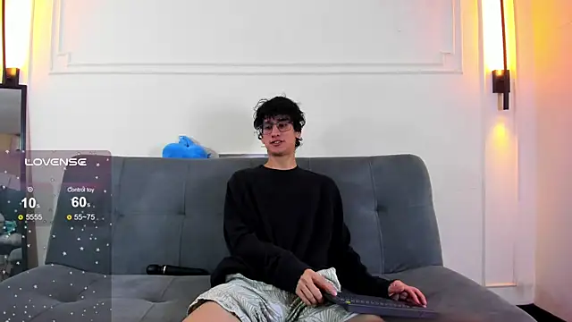 Snapshot of Cum_hunters chatting on 21, 7, 2026 Cum hunters online show from 21, 7, 2026