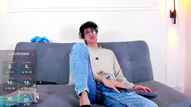 Snapshot of Cum_hunters chatting on 19, 7, 2026 Cum hunters online show from 19, 7, 2026