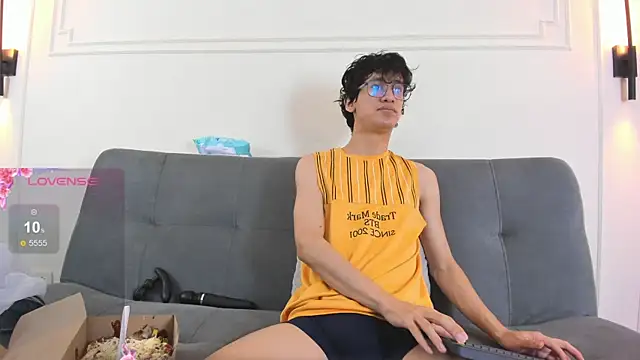Snapshot of Cum_hunters chatting on 2, 7, 2026 Cum hunters online show from 2, 7, 2026