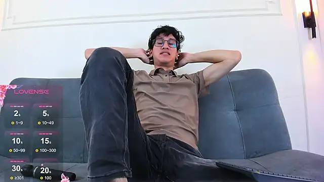 Snapshot of Cum_hunters chatting on 31, 5, 2026 Cum hunters online show from 31, 5, 2026