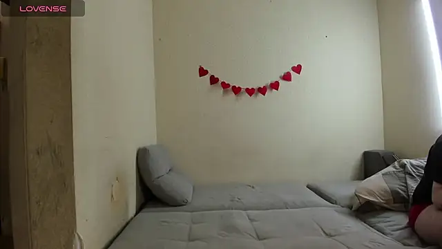 Browni Kiss online show from 23, 4, 2026