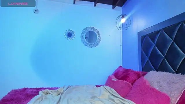 Sophiaa Gomez online show from 5, 10, 2025