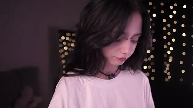Snapshot of miuri_miy chatting on 23, 7, 2026 miuri miy online show from 23, 7, 2026