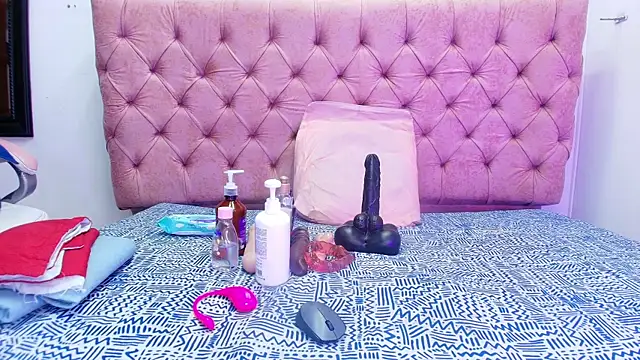 Snapshot of Auroraa_miller chatting on 2, 10, 2025 Auroraa miller online show from 2, 10, 2025