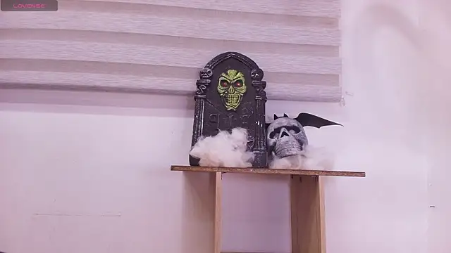 Snapshot of Auroraa_miller chatting on 10, 10, 2025 Auroraa miller online show from 10, 10, 2025